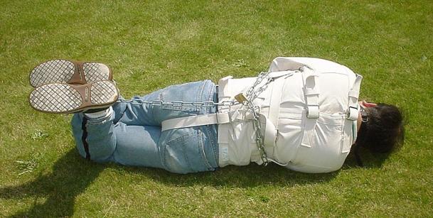 Click image for larger version

Name:	Straitjacket-rear.jpg
Views:	8
Size:	47.6 КБ
ID:	4070731