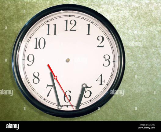 Click image for larger version

Name:	clock-with-hands-fallen-off-AXG02C.jpg
Views:	1
Size:	39.0 КБ
ID:	4239418